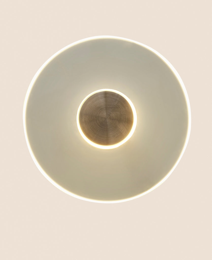 Circular W Light